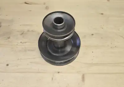 Husqvarna Lawn Tractor Engine Pully in E.U.C., straight as new. Top Pully 3 1/2" bottom pully 5 1/2"...