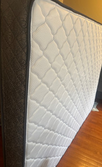 Delivery Newly queen Sz mattress 