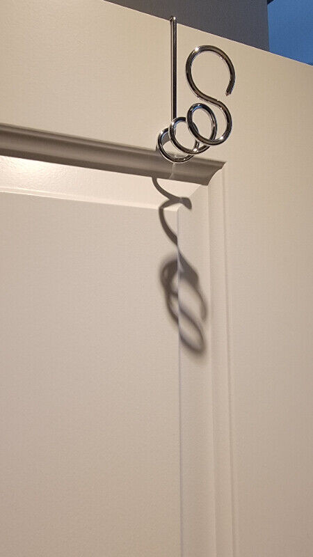 Umbra Over Door Hanger Hook in Storage & Organization in Markham / York Region - Image 2