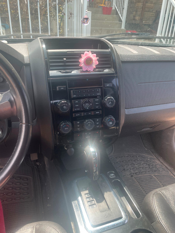 2010 Ford Escape priced to sell located in red deer Cars & Trucks