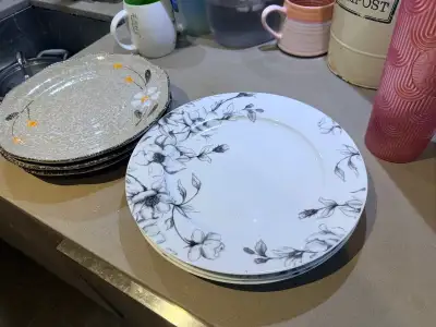 Ceramic Floral Dinner Plates Set, View more