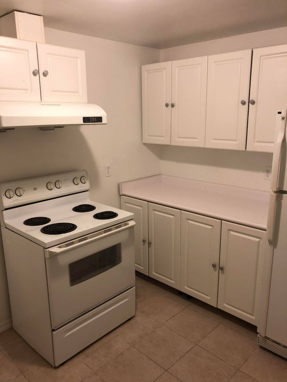 One bedroom bachelor suite for rent! 5
