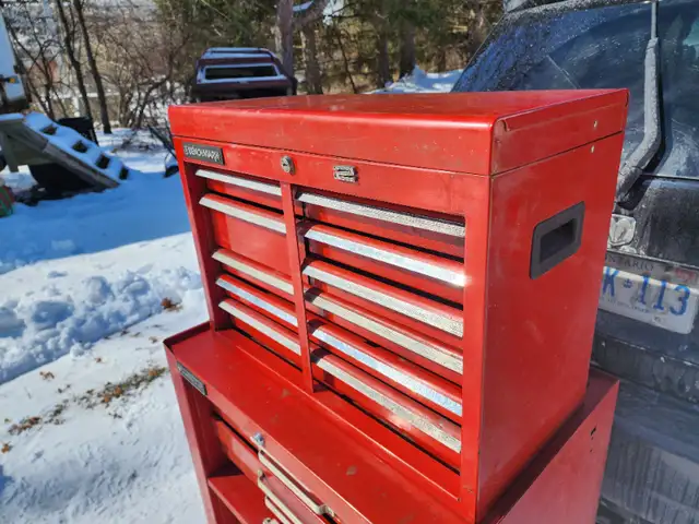 Benchmark 8 Drawers Tool Chest With Locking Bar65162032656385122