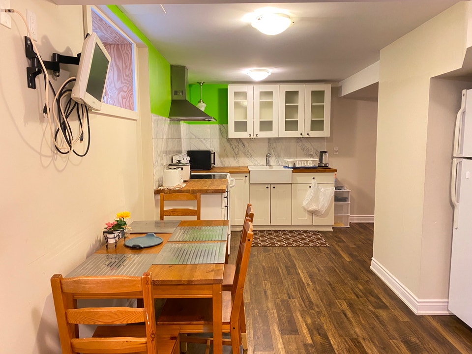 All Inclusive Luxurious Walkout Basement Suite Yonge and Finch 5