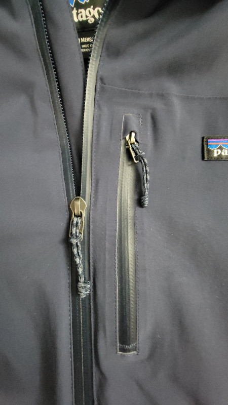 Patagonia Men's Insulated Quandary Jacket in Men's in City of Toronto - Image 4