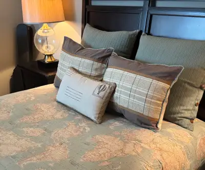 Luxury Queen size comforter set, View more