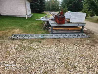 32 ft. extension ladder , decent condition , has been dropped once . brand ( werner) currently in La...