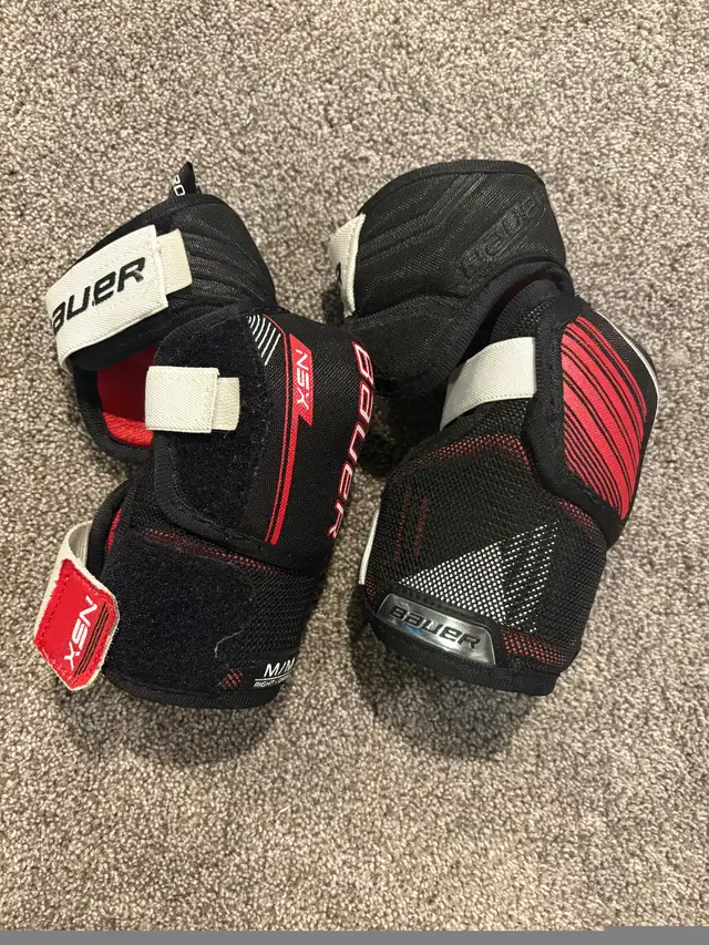 Bauer junior M elbow pads in Hockey in Calgary - Image 3