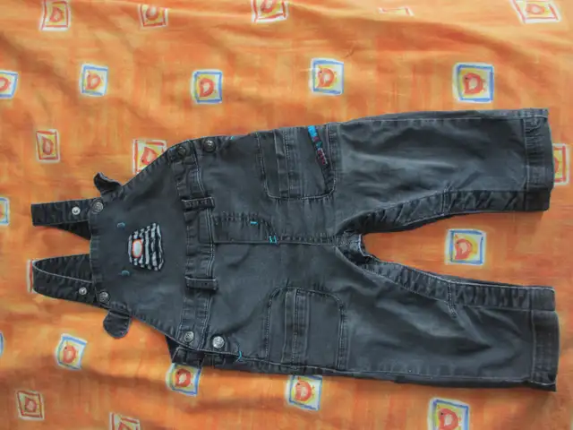 Salopette en denim Nano (pour enfants 12 mois) (C187) in Clothing - 9-12 Months in City of Montréal - Image 2