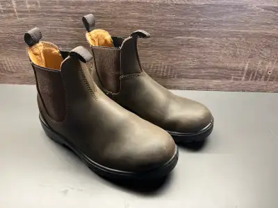 Aquatherm Chelsea Boots size 7 women’s, View more