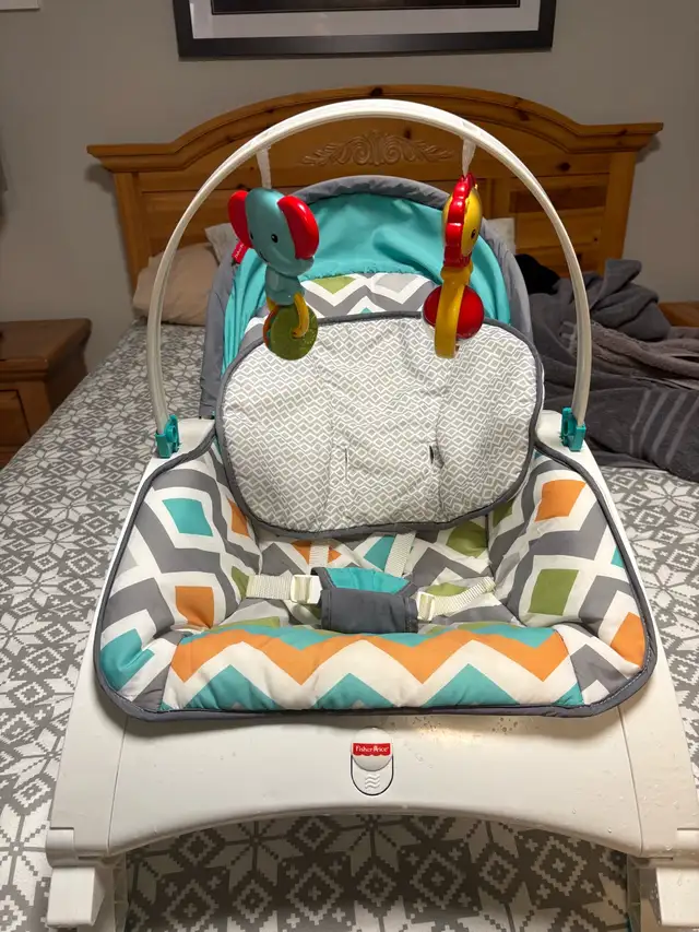 Fisher Price Baby Rocker  in Playpens, Swings & Saucers in Kitchener / Waterloo - Image 2