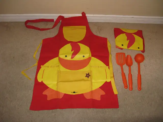 BergHOFF Sheriff Duck Kids Apron(x2) with Utensils NEW in Kitchen & Dining Wares in Mississauga / Peel Region - Image 2