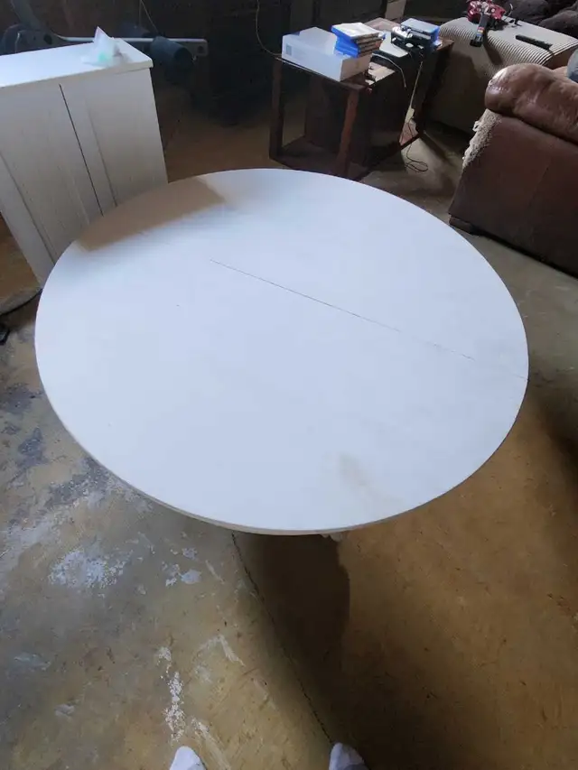 solid wood, round coffee table in Coffee Tables in Ottawa - Image 2
