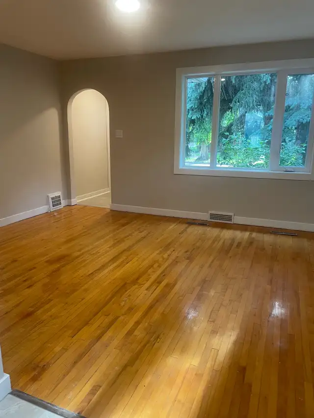 Renovated 4 Bedroom Home near Gyro Park - Fully Fenced Yard in Long Term Rentals in Lethbridge - Image 6