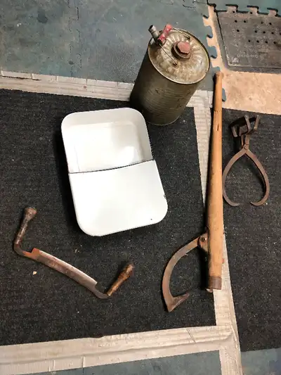 Divers. Outils antique des années 50, View more