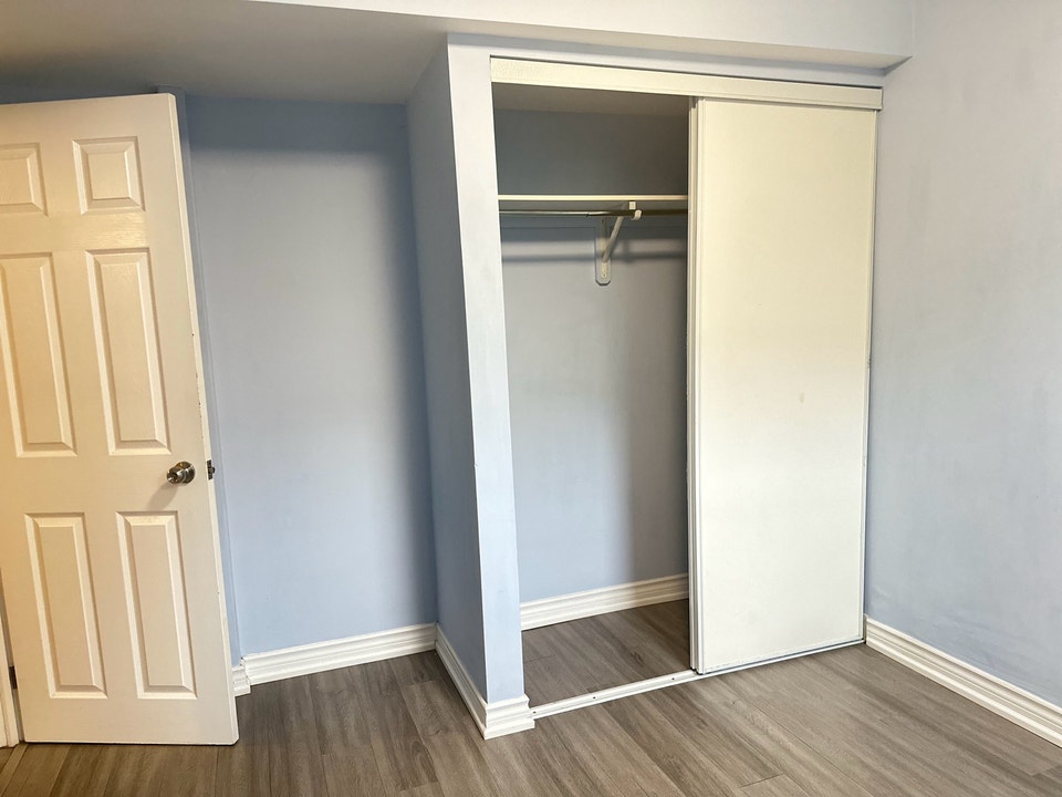 2-Bedroom] Basement Apartment with Separate Entrance 4