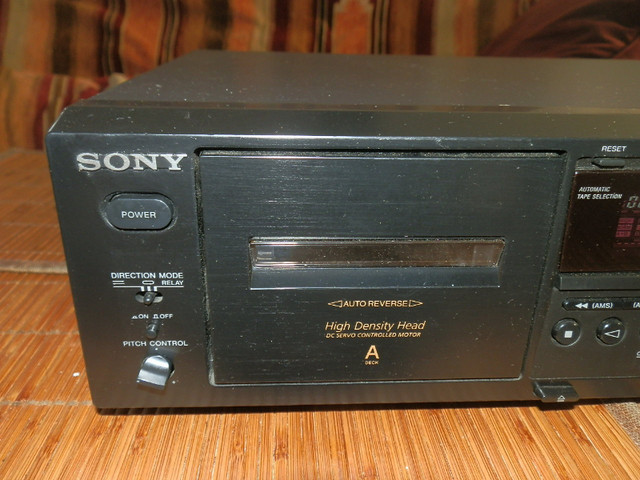 SONY TC-WE475 Twin Reverse Cassette Deck in Stereo Systems & Home Theatre in City of Halifax - Image 3