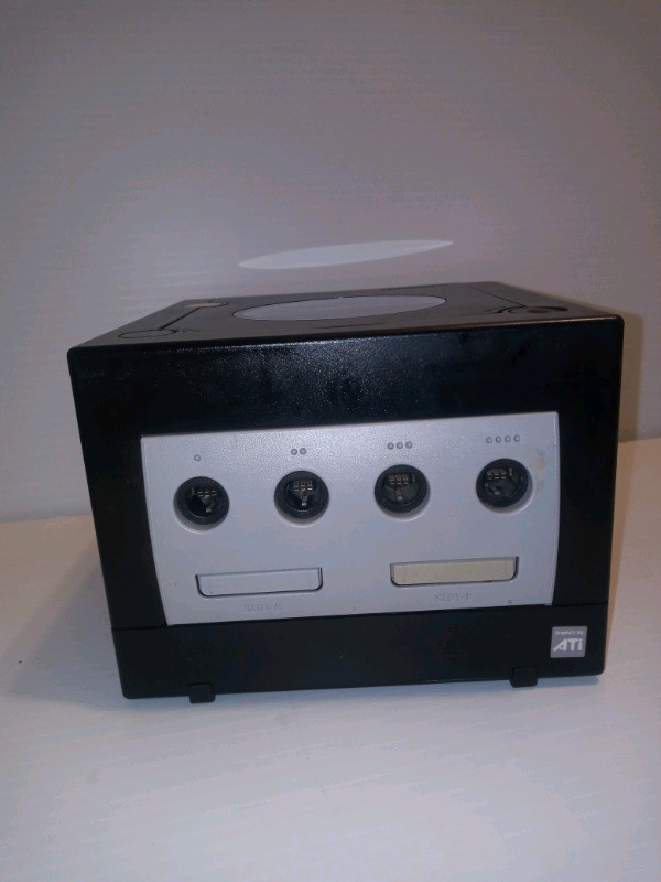 Nintendo Cube Game Console With One Controller- Black dans Autre  à Ville de Montréal - Image 2