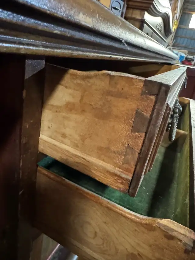 Antique Wooden Cabinet Box in Hutches & Display Cabinets in Ottawa - Image 6