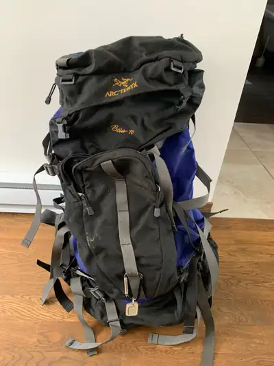 Sac à Dos Arcteryx Bora 80L – Bleu Taille M – Neuf Avec Défauts Légers