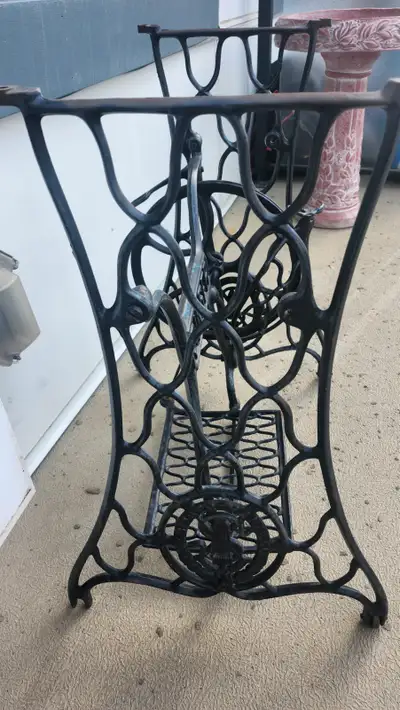 Wrought Iron Singer Sewing Machine Base. Heavy duty. The real deal. Antique. One roller wheel missin...