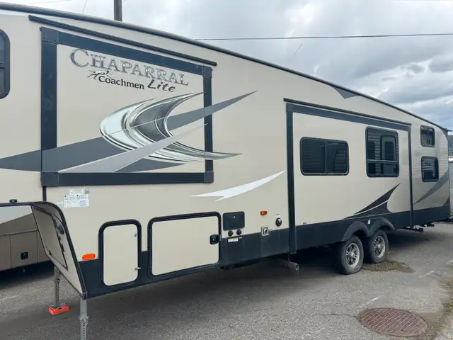 2018 Chaparral Lite 29BHS 5th Wheel in RVs & Motorhomes in Penticton - Image 2