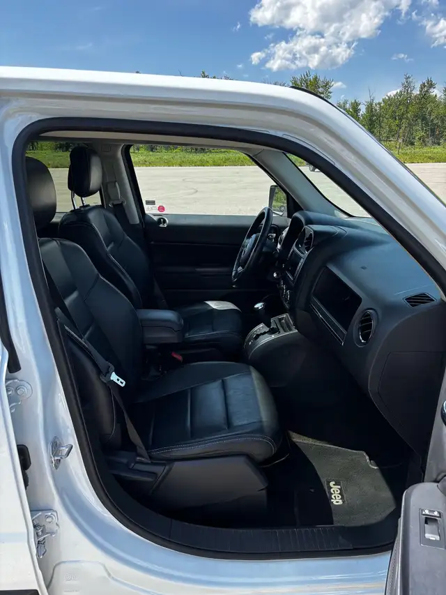2016 Jeep Patriot High altitude dans Autos et camions dans Calgary - Image 5