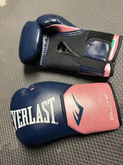Boxing Gloves – 12 oz (M), View more