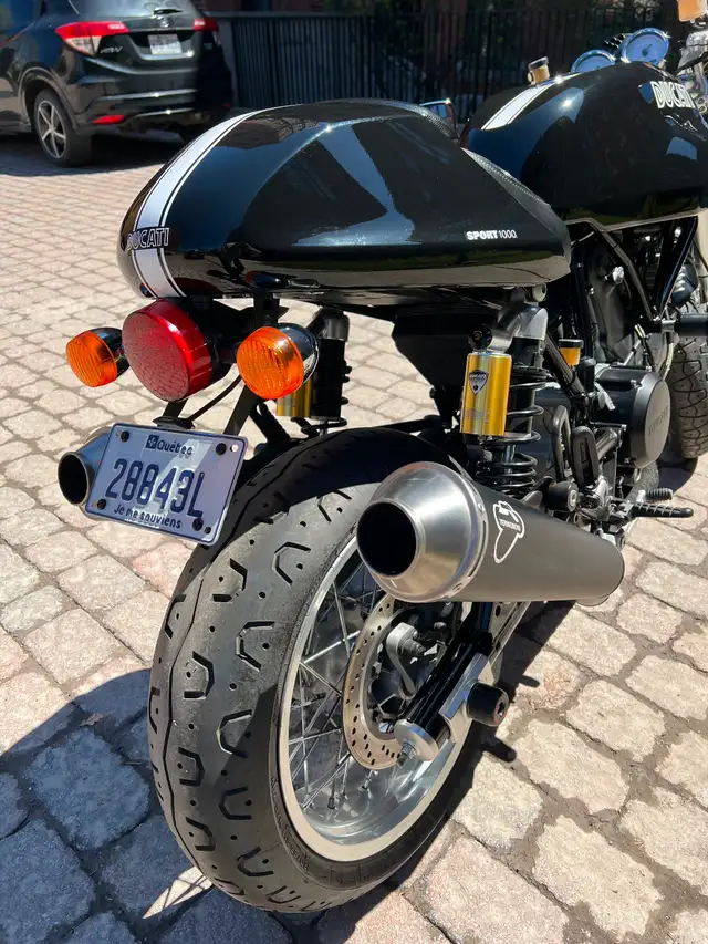 2008 Ducati Sport 1000 Biposto in Sport Bikes in City of Montréal - Image 9