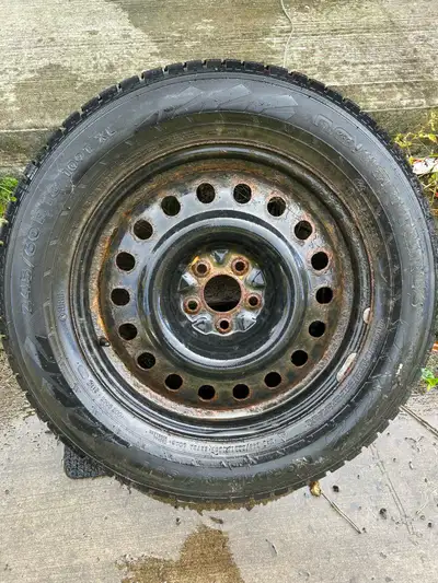 245/60/R18 comes with rims