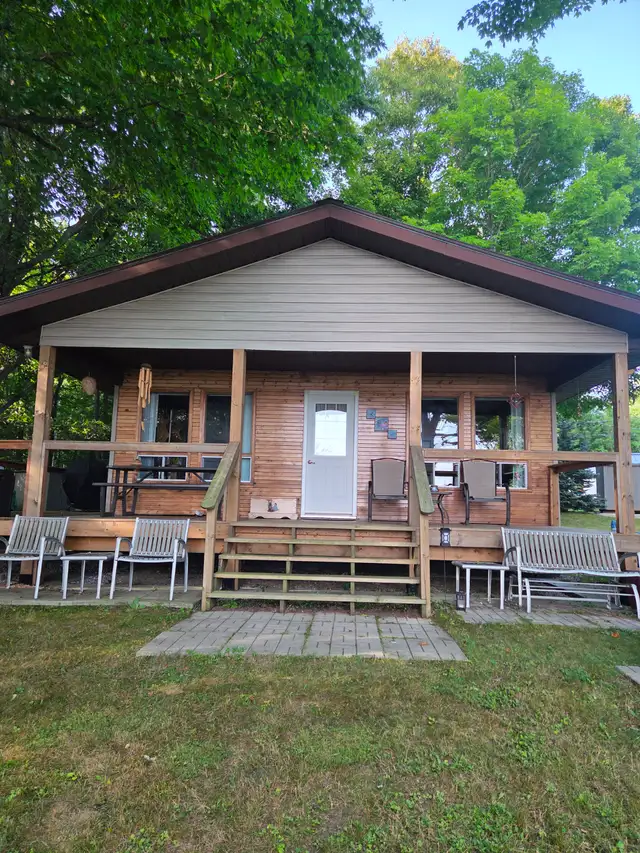 Cottage / camp for sale on Lake Mindemoya