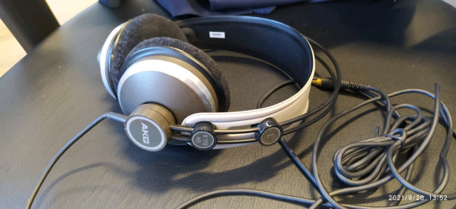AKG K172HD High Definition Headphones in Headphones in Mississauga / Peel Region - Image 4