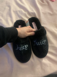 Juicy Couture Slippers 