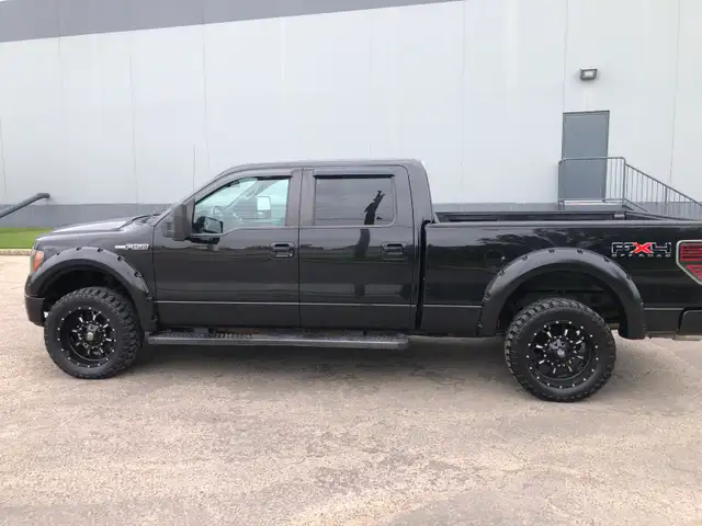 2011 ORIGINAL OWNER 128KMS     5.0 V8   FX4
