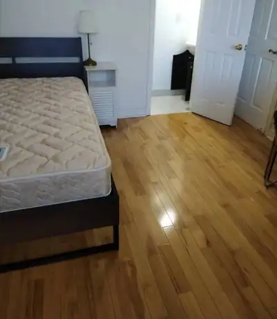 Move in any day. Steeles / Bayview, M2M 2T4, the room with private bathroom, close to TTC station, n...