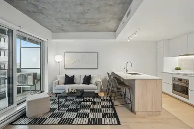 Sleek 1 BR I Canal View, Gym, Skyline Pool & Trendy Vibe