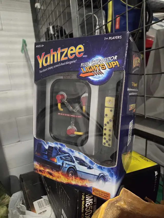 Yatzee Back to the Future in Toys & Games in City of Toronto - Image 2