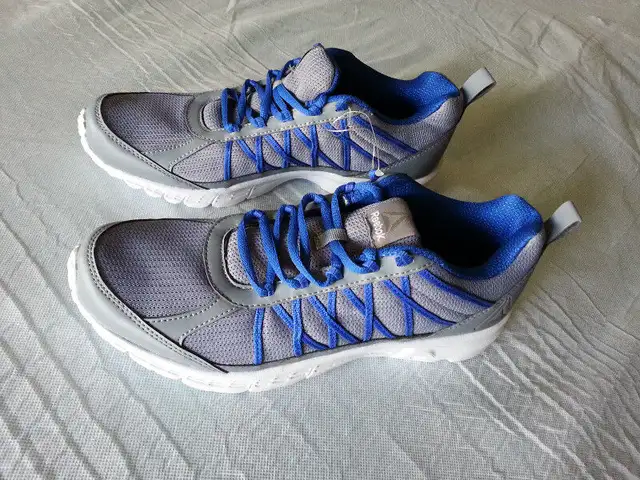 New Reebok Women's shoes for sale. in Women's - Shoes in Calgary - Image 5