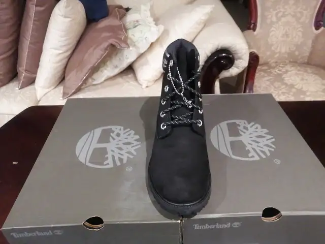 *Brand New*Women's Timberland Premium 6IN Waterproof Boot in Women's - Shoes in Mississauga / Peel Region - Image 2