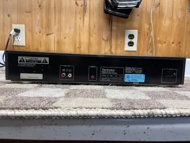 Technics SLP-150 CD Player in Stereo Systems & Home Theatre in City of Toronto - Image 4