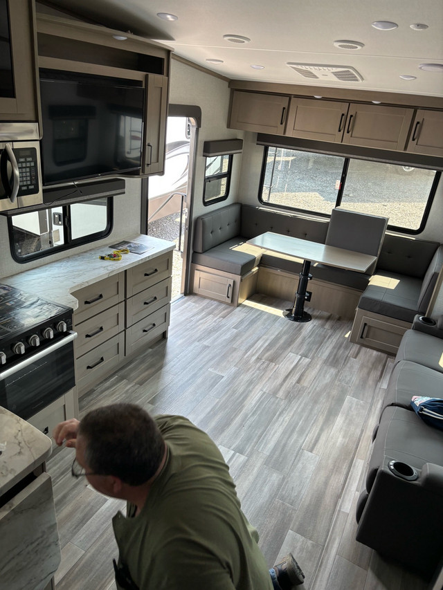 fifthwheel trailer in Travel Trailers & Campers in Ottawa - Image 2