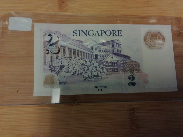 Singapore Two   Dollars Banknote in Arts & Collectibles in Mississauga / Peel Region - Image 2