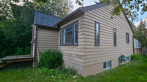 West Hillhurst , older house , main floor for rent UTILITIES INCLUDED