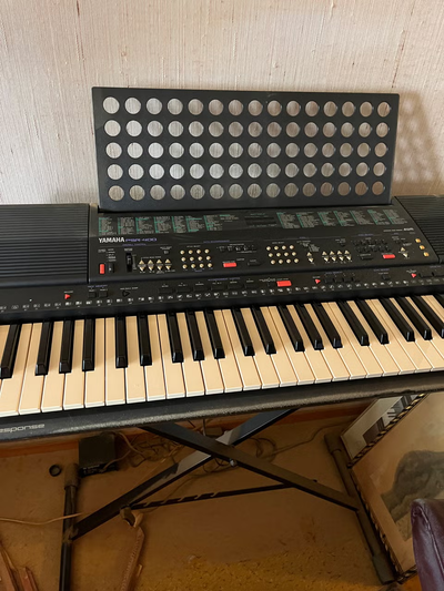 Yamaha PSR-400 Keyboard, View more