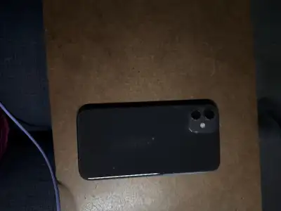 Well looked after phone, always in case. Moved up to new model so just do t need anymore. Case inclu...