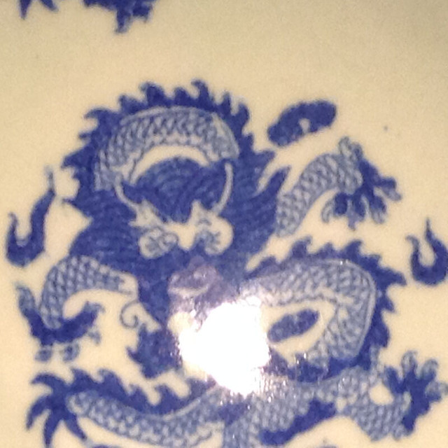 Antique Chinese Ming Hand-painted Blue and White Dragon Bowl - w in Arts & Collectibles in Vancouver - Image 4