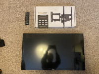 32 inch TV with screen mirroring and TV wall mount