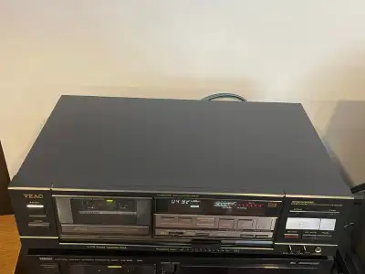 Teac V-770 3 head cassette deck, wow mint excellent, View more