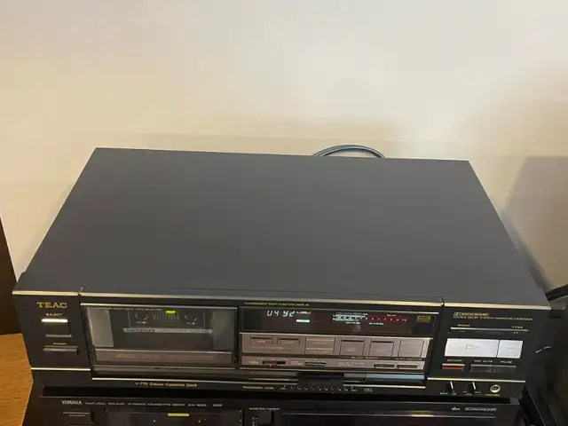 Teac V-770 3 head cassette deck, wow mint excellent in Stereo Systems & Home Theatre in Kingston - Image 2
