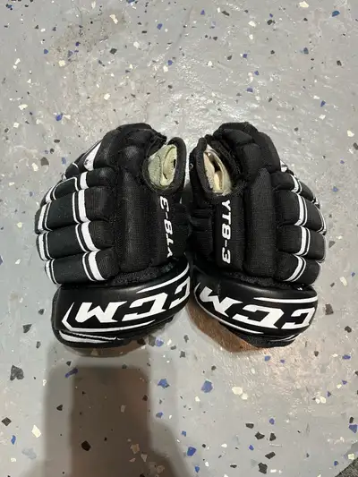 CCM YT8-3 Youth Hockey Gloves, View more